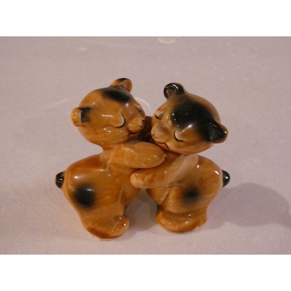 SNUGGLE HUGS SALT AND PEPPER SHAKER BEARS-VAN TELLINGEN - Picture 2 of 8